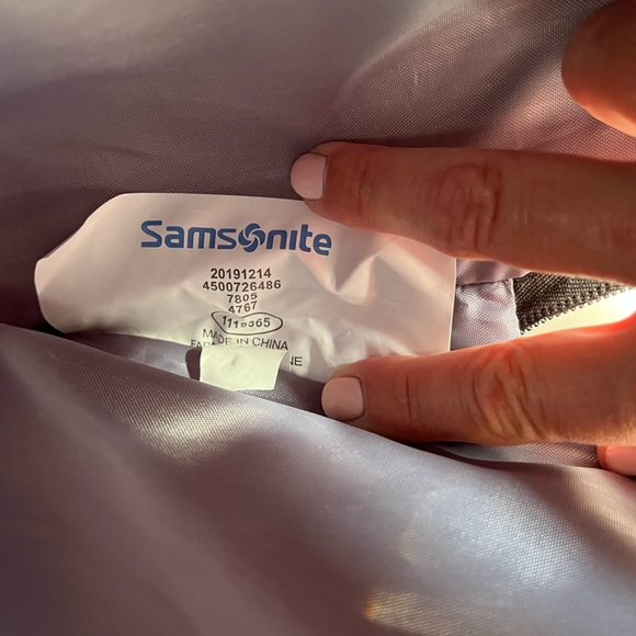 NWOT blue samsonite xenon 3.0 checkpoint friendly backpack. New wave loans logo. - Picture 12 of 16